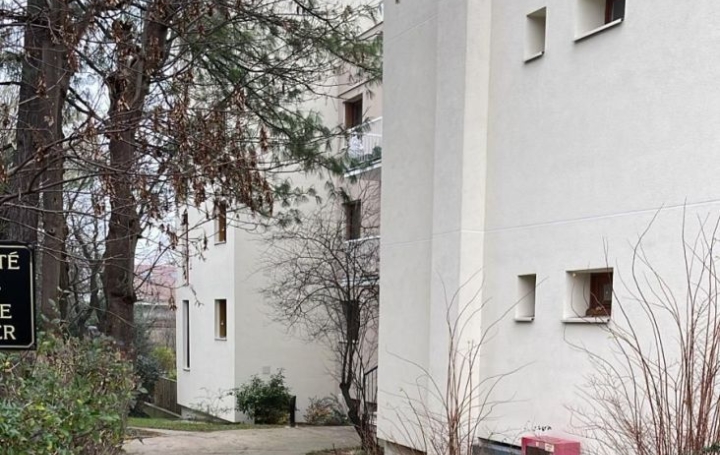 Appartement P2 CRETEIL 32 m2 850 € Appartement P2 CRETEIL 32 m2 850 €